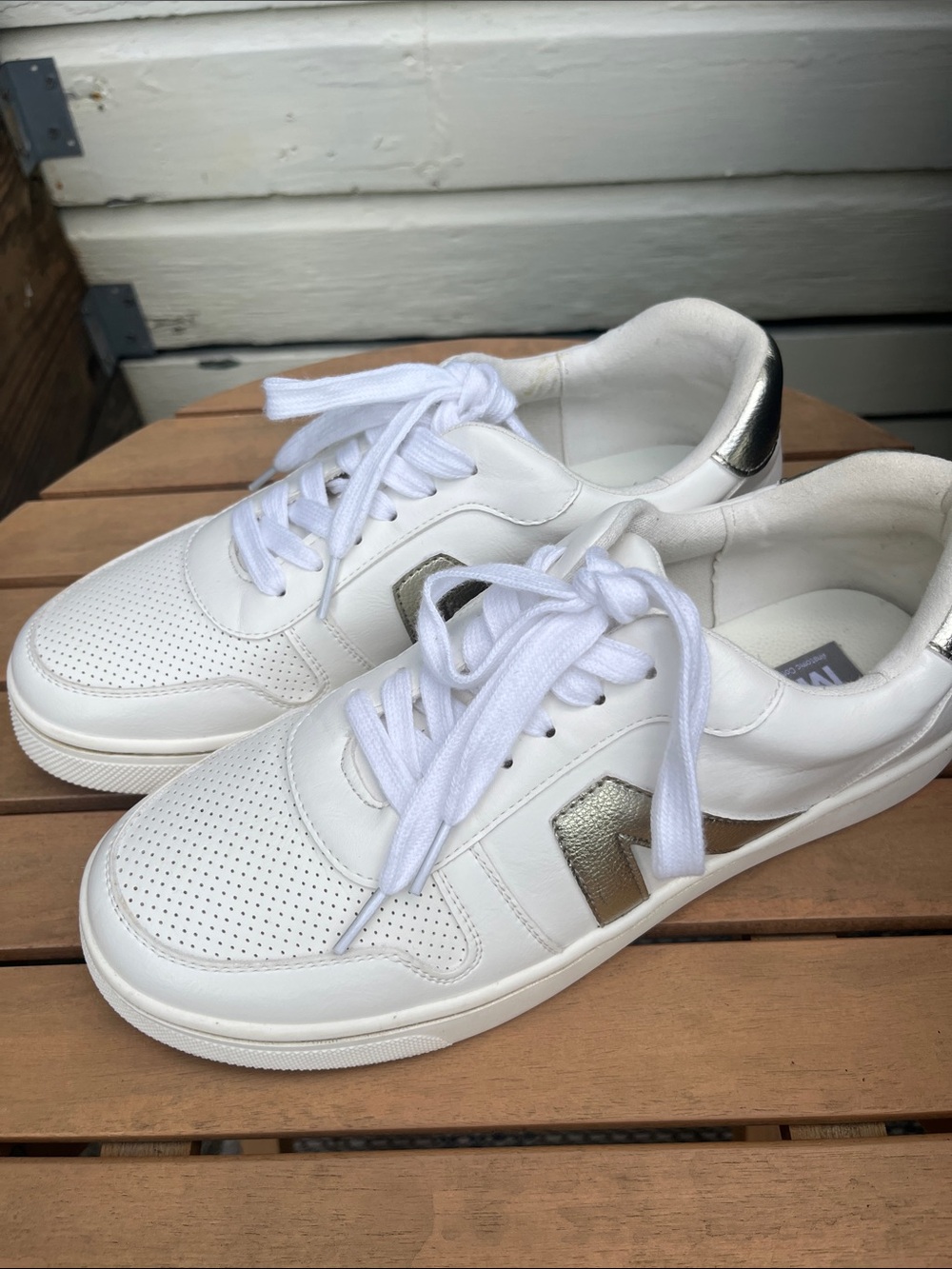 Mia Sneakers